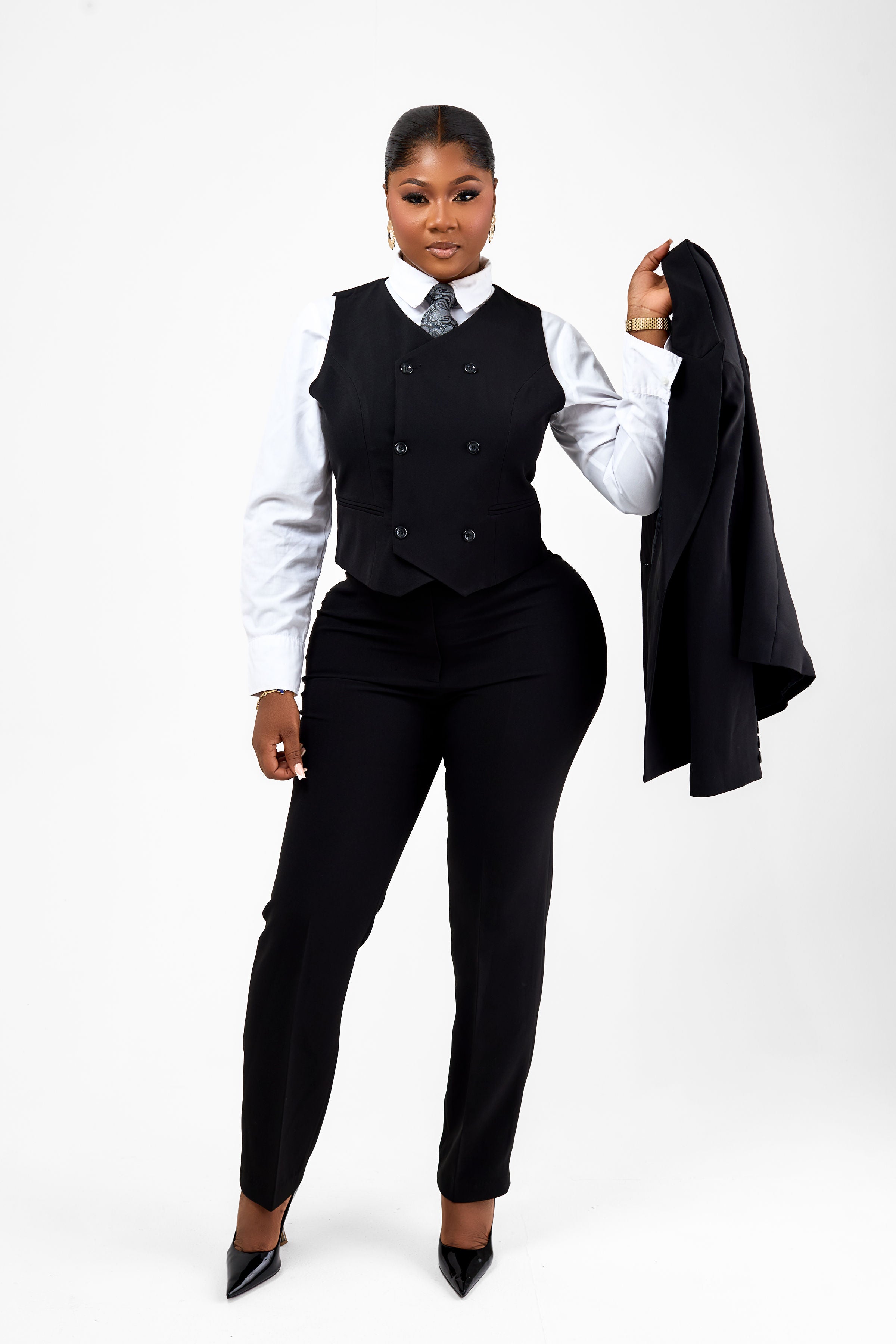 THE CHAIRWOMAN SUIT